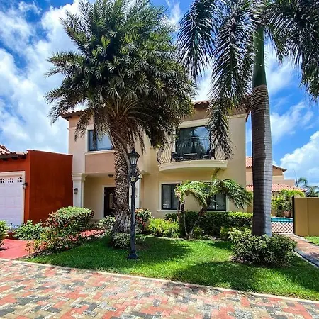 Diamante 159 Luxury Villa With Private Pool In Gold Coast 3 Bedrooms 3 Bath